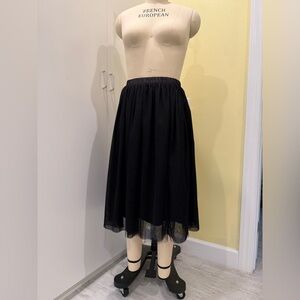 Elegant Tulle Black Midi Skirt